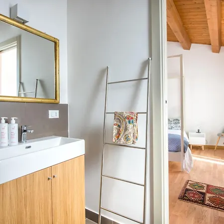 Cassaro Con Terrazza